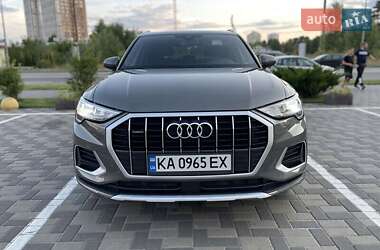 Внедорожник / Кроссовер Audi Q3 2019 в 