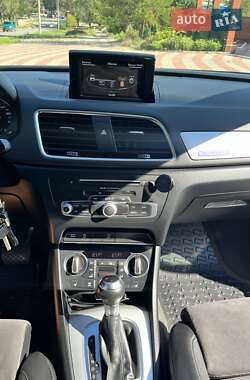 Внедорожник / Кроссовер Audi Q3 2016 в 