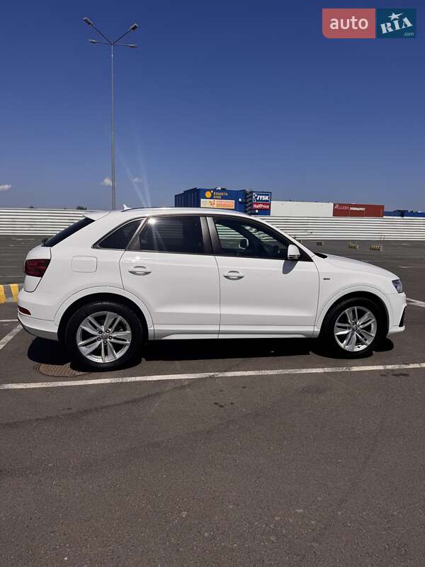 Внедорожник / Кроссовер Audi Q3 2017 в Львове