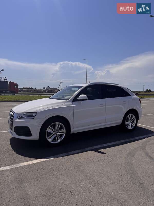 Внедорожник / Кроссовер Audi Q3 2017 в Львове