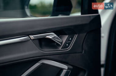 Внедорожник / Кроссовер Audi Q3 2022 в 