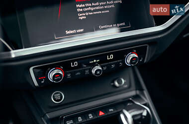 Внедорожник / Кроссовер Audi Q3 2022 в 