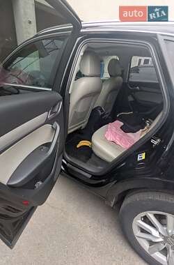 Внедорожник / Кроссовер Audi Q3 2012 в 