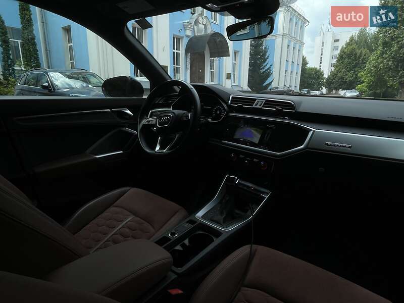 Внедорожник / Кроссовер Audi Q3 2019 в Киеве