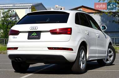 Внедорожник / Кроссовер Audi Q3 2017 в 