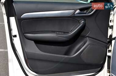 Внедорожник / Кроссовер Audi Q3 2017 в 