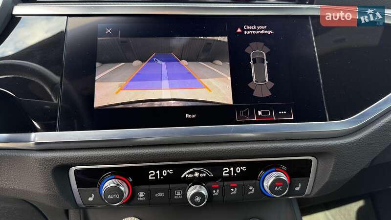 Внедорожник / Кроссовер Audi Q3 2021 в Киеве