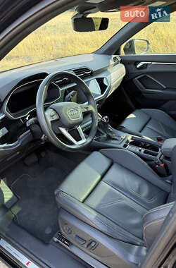 Внедорожник / Кроссовер Audi Q3 2023 в 