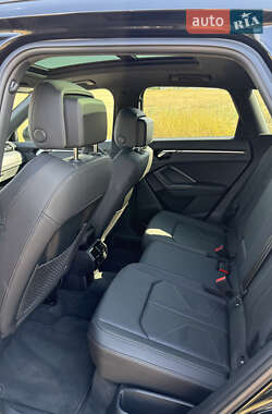 Внедорожник / Кроссовер Audi Q3 2023 в 