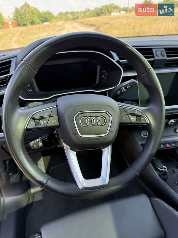 Внедорожник / Кроссовер Audi Q3 2023 в Днепре