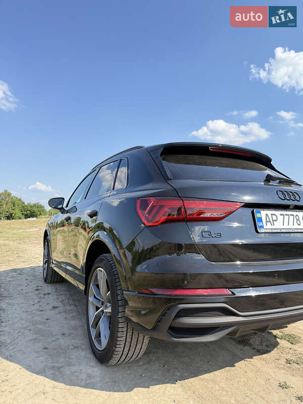 Внедорожник / Кроссовер Audi Q3 2023 в Днепре