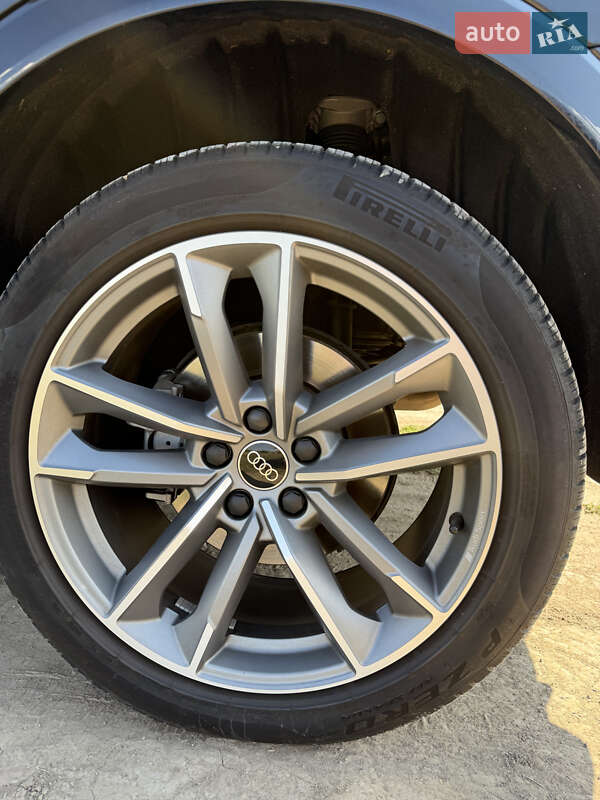 Внедорожник / Кроссовер Audi Q3 2023 в Днепре