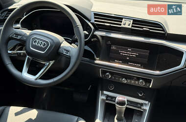 Внедорожник / Кроссовер Audi Q3 2024 в 