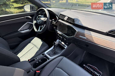 Внедорожник / Кроссовер Audi Q3 2024 в 