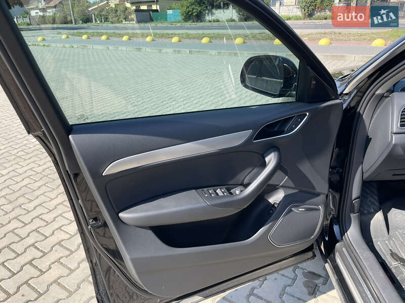 Внедорожник / Кроссовер Audi Q3 2015 в Ивано-Франковске