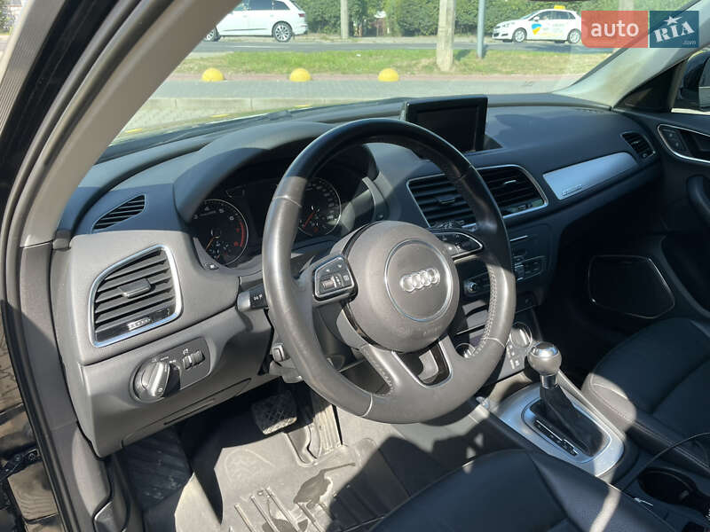 Внедорожник / Кроссовер Audi Q3 2015 в Ивано-Франковске