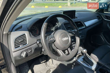 Внедорожник / Кроссовер Audi Q3 2015 в 