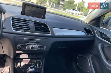Внедорожник / Кроссовер Audi Q3 2015 в 