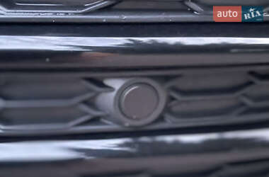 Внедорожник / Кроссовер Audi Q3 2018 в 