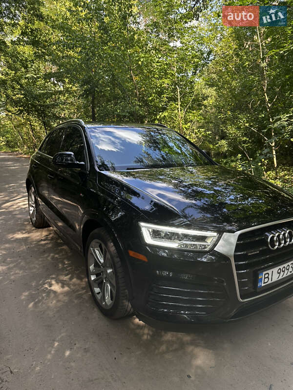 Внедорожник / Кроссовер Audi Q3 2017 в Карловке