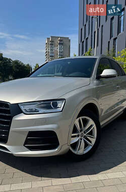 Внедорожник / Кроссовер Audi Q3 2016 в 