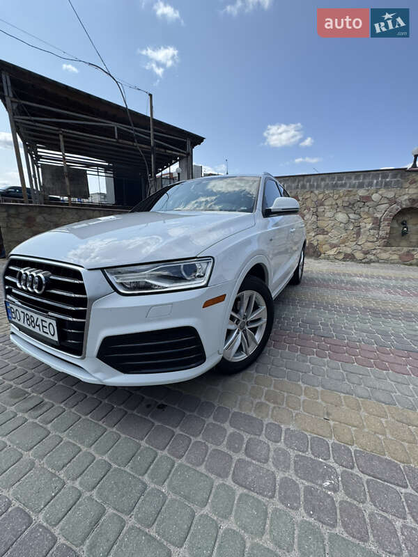 Внедорожник / Кроссовер Audi Q3 2017 в 