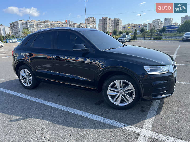 Внедорожник / Кроссовер Audi Q3 2017 в Киеве