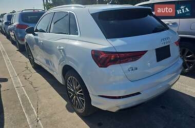 Внедорожник / Кроссовер Audi Q3 2021 в 