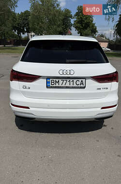 Внедорожник / Кроссовер Audi Q3 2022 в 