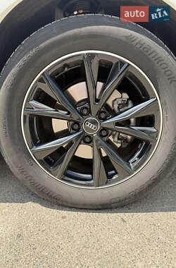 Внедорожник / Кроссовер Audi Q3 2022 в 