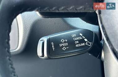 Внедорожник / Кроссовер Audi Q3 2016 в 