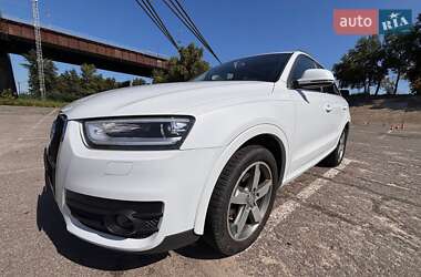Внедорожник / Кроссовер Audi Q3 2015 в 
