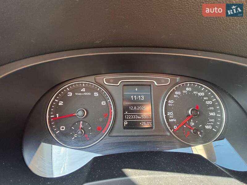 Внедорожник / Кроссовер Audi Q3 2015 в Киеве