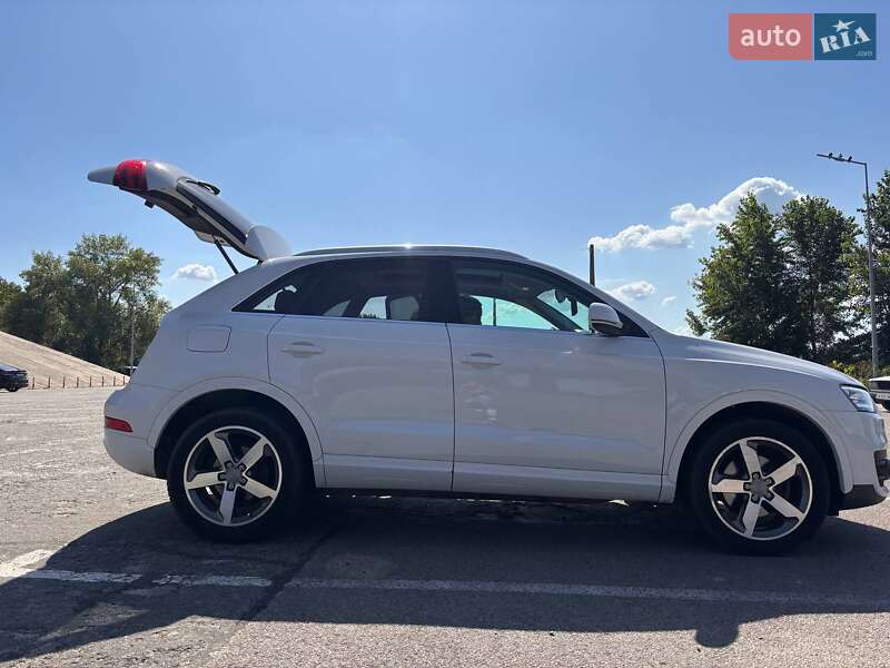Внедорожник / Кроссовер Audi Q3 2015 в Киеве