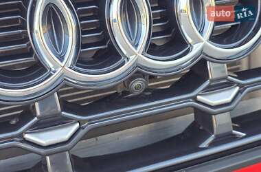 Внедорожник / Кроссовер Audi Q3 2020 в 