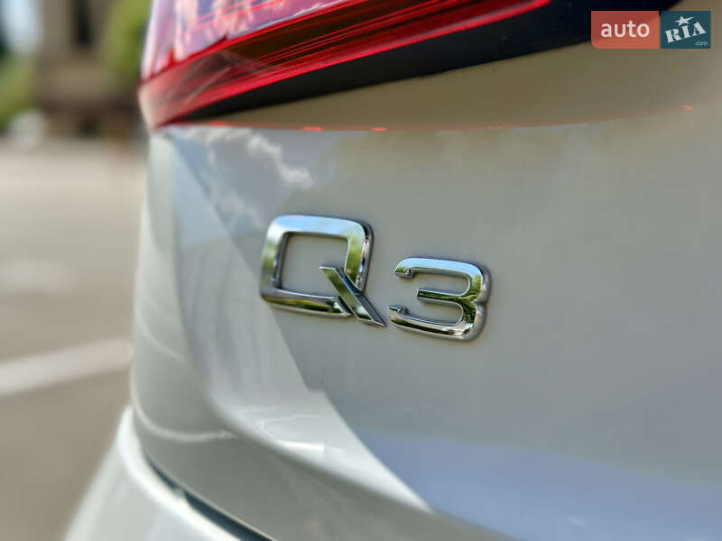 Внедорожник / Кроссовер Audi Q3 2018 в Киеве