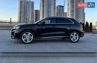 Внедорожник / Кроссовер Audi Q3 2019 в 