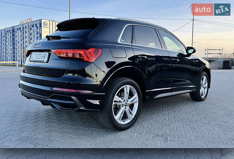 Внедорожник / Кроссовер Audi Q3 2019 в Киеве