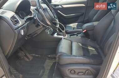 Внедорожник / Кроссовер Audi Q3 2015 в 