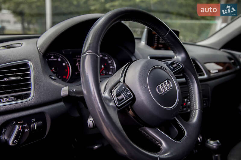 Внедорожник / Кроссовер Audi Q3 2017 в Львове