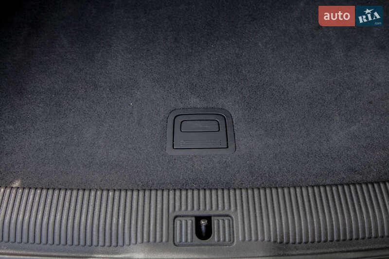 Внедорожник / Кроссовер Audi Q3 2017 в Львове