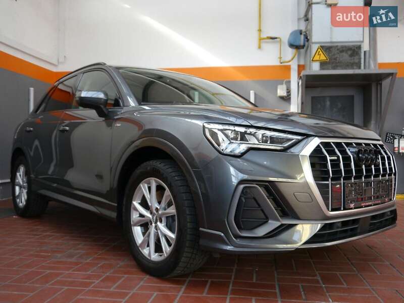Внедорожник / Кроссовер Audi Q3 2019 в Киеве