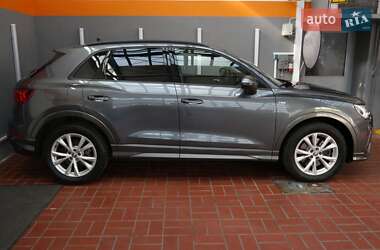 Внедорожник / Кроссовер Audi Q3 2019 в 