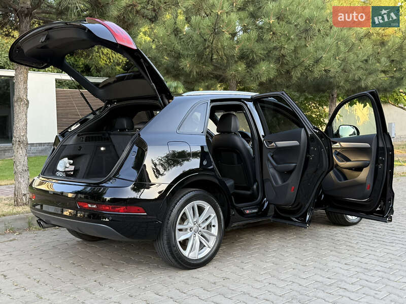 Внедорожник / Кроссовер Audi Q3 2018 в Одессе