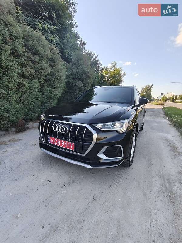 Внедорожник / Кроссовер Audi Q3 2019 в 