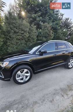 Внедорожник / Кроссовер Audi Q3 2019 в 