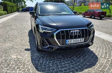 Внедорожник / Кроссовер Audi Q3 2021 в 