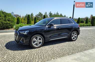 Внедорожник / Кроссовер Audi Q3 2021 в 
