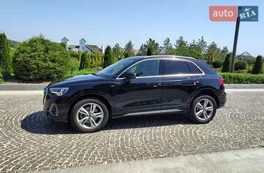 Внедорожник / Кроссовер Audi Q3 2021 в 