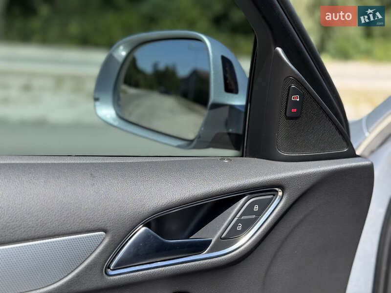 Внедорожник / Кроссовер Audi Q3 2014 в Днепре